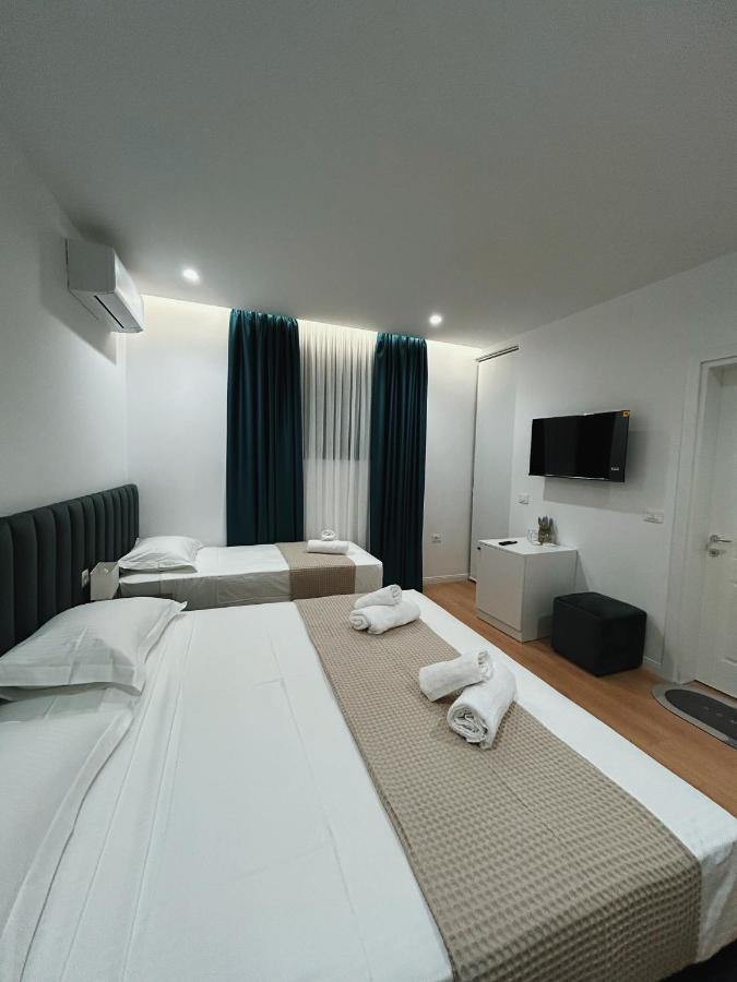 Clinton Tirana Inn 外观 照片