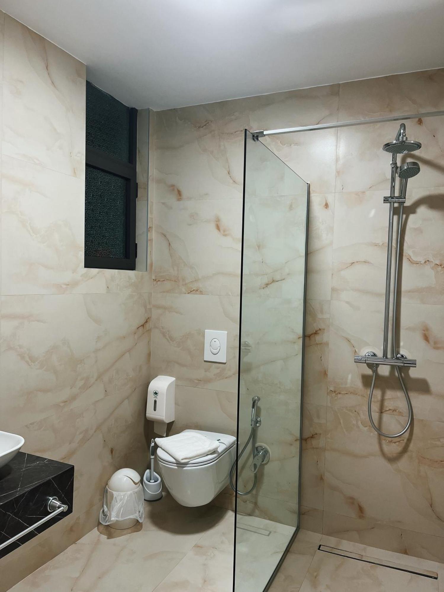 Clinton Tirana Inn 外观 照片