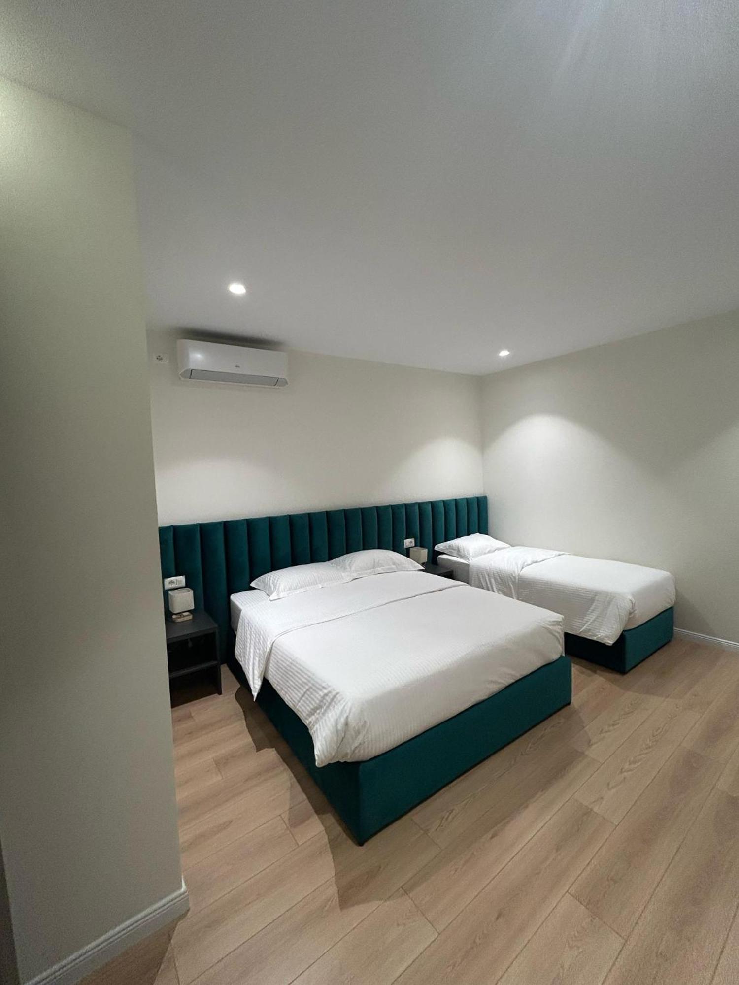 Clinton Tirana Inn 外观 照片
