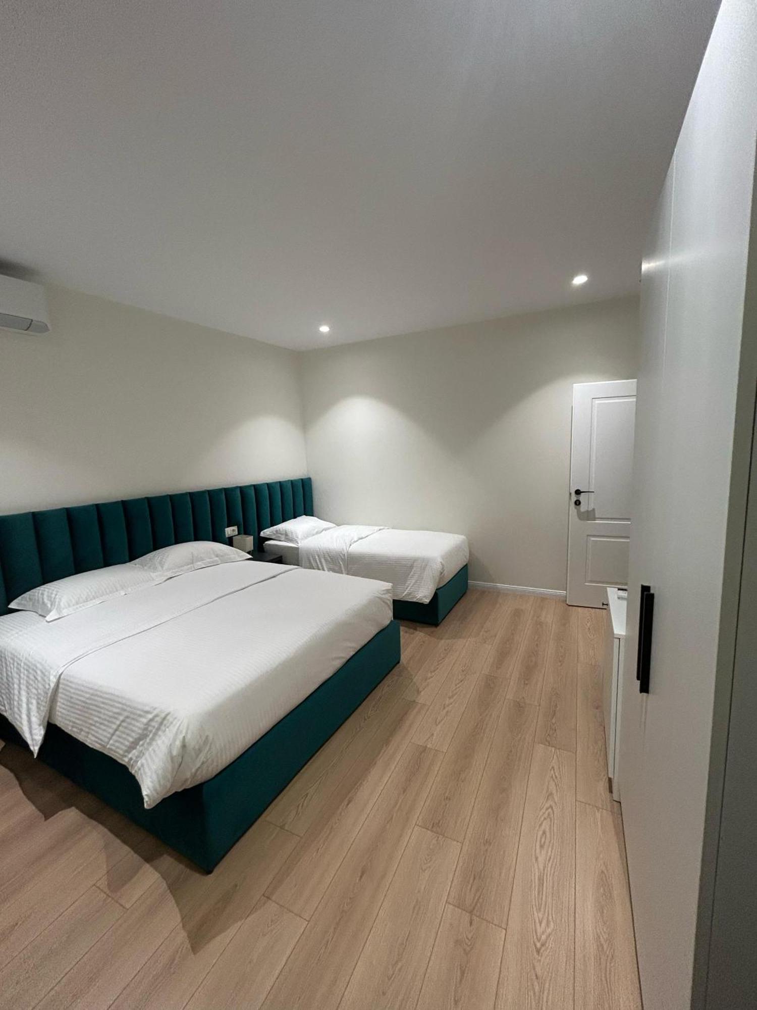 Clinton Tirana Inn 外观 照片