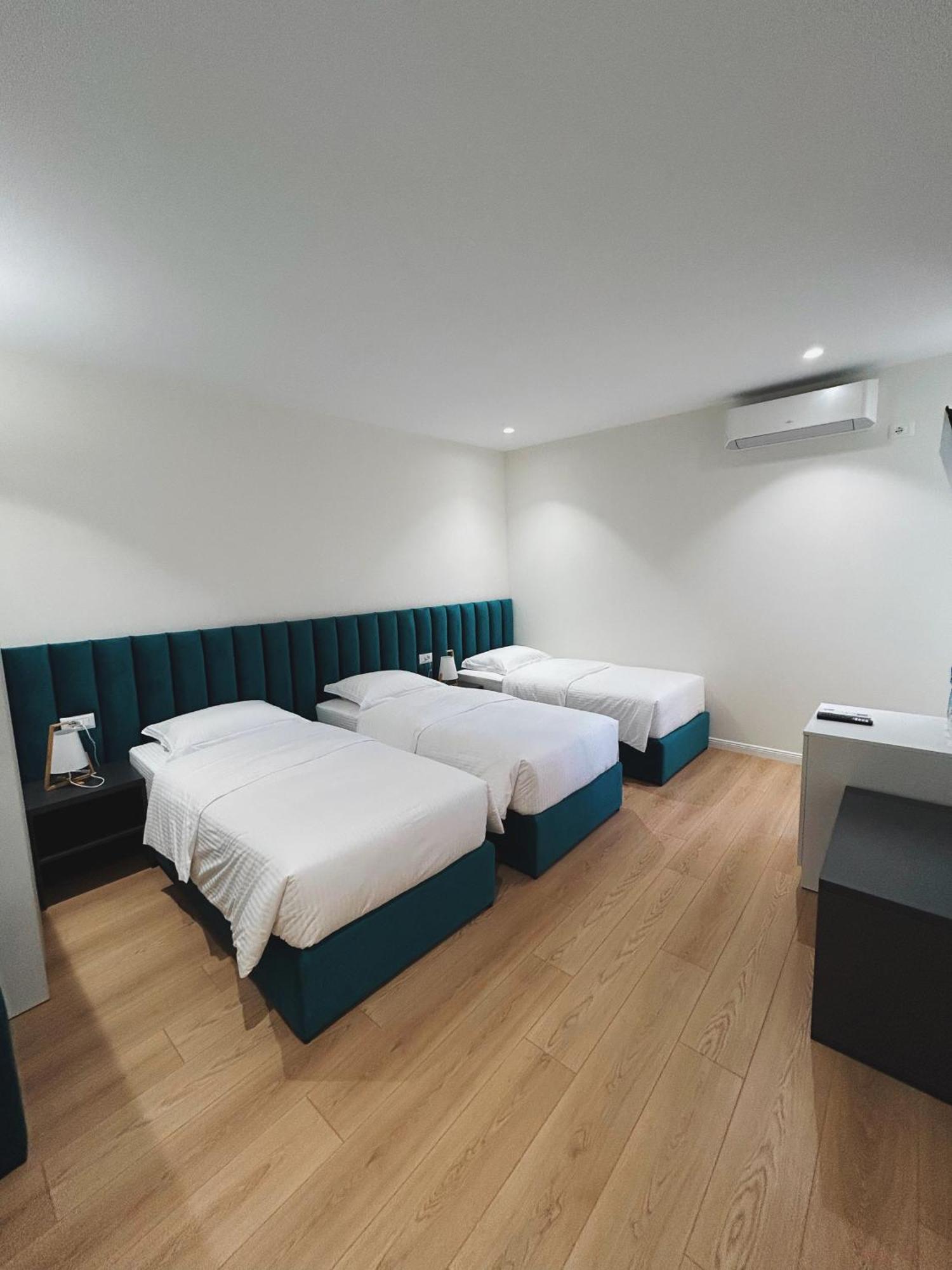 Clinton Tirana Inn 外观 照片