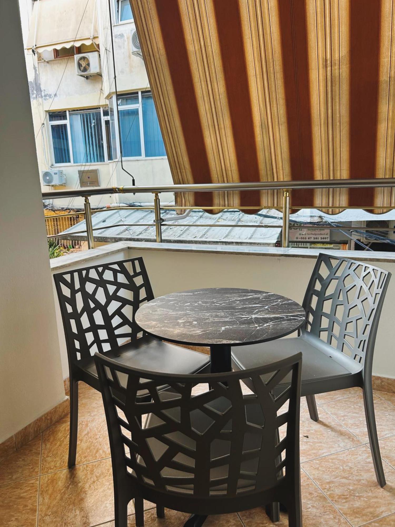 Clinton Tirana Inn 外观 照片