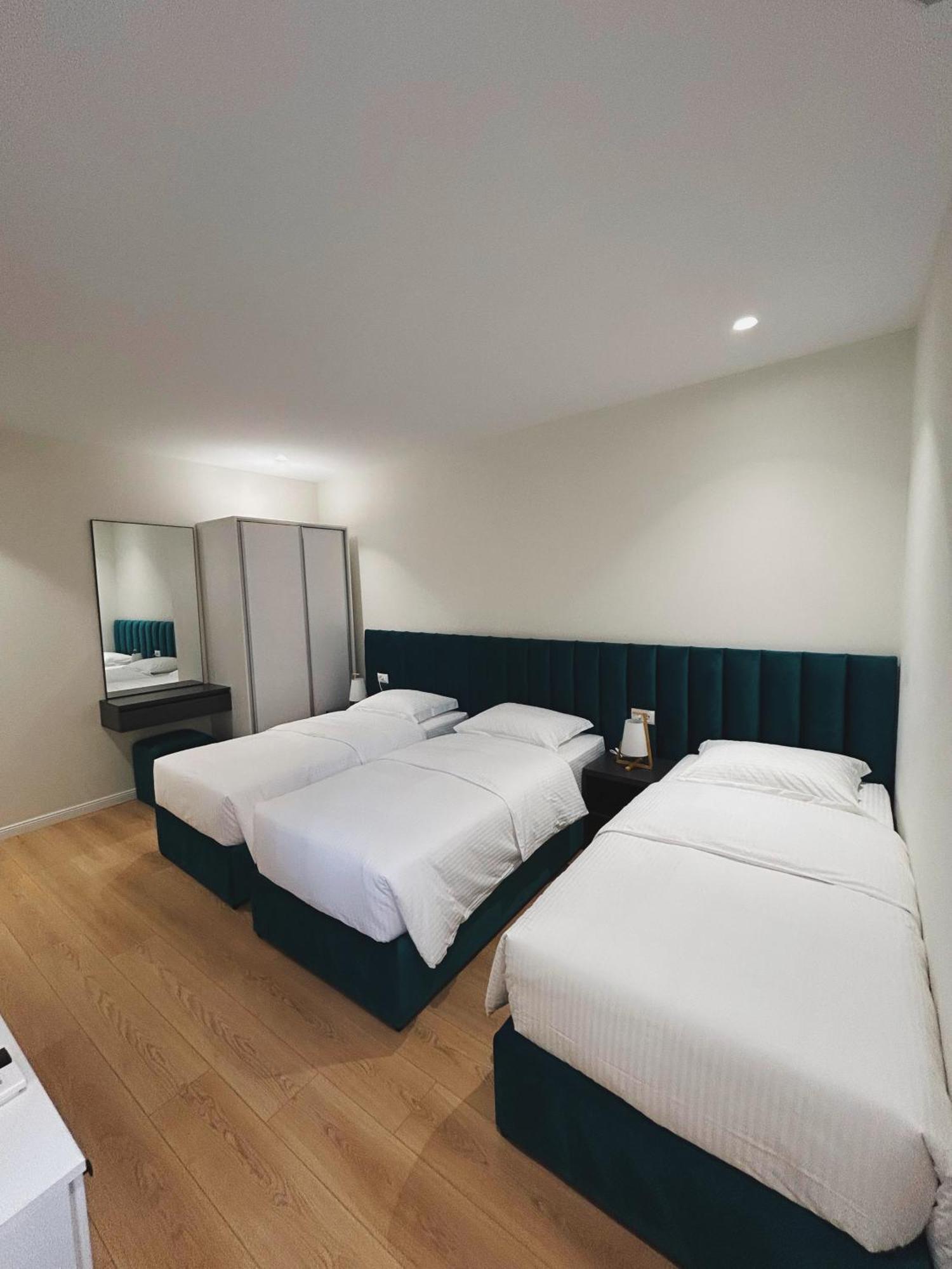Clinton Tirana Inn 外观 照片