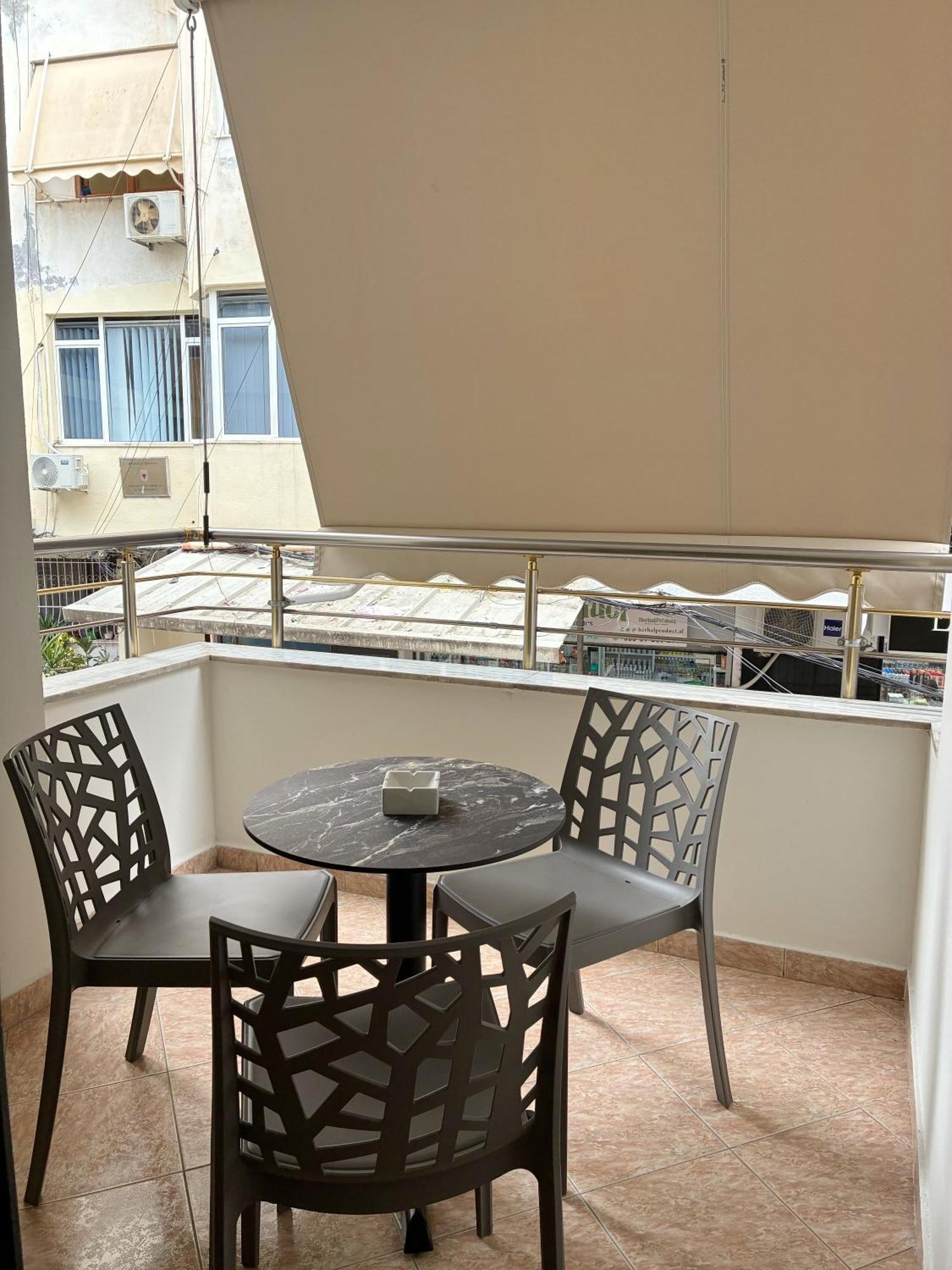 Clinton Tirana Inn 外观 照片