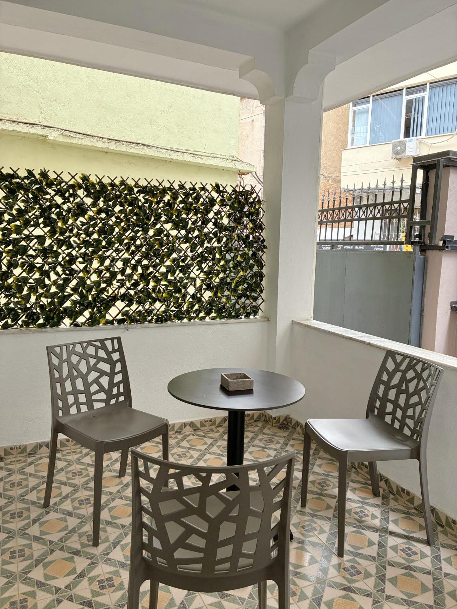 Clinton Tirana Inn 外观 照片